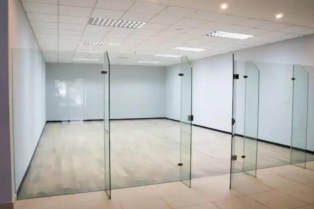 R&f Princess Cove & R&f Mall By Qq Apartment