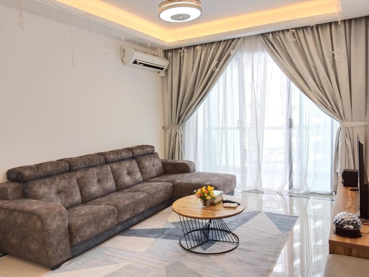 R&f Princess Cove & R&f Mall By Qq Apartment