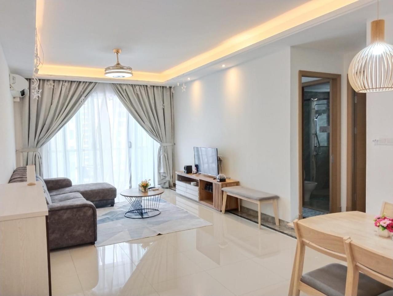Apartment R&f Princess Cove & R&f Mall By Qq