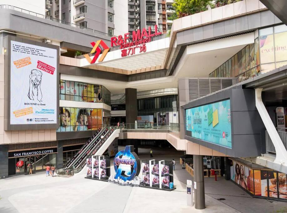 R&f Princess Cove & R&f Mall By Qq Apartment
