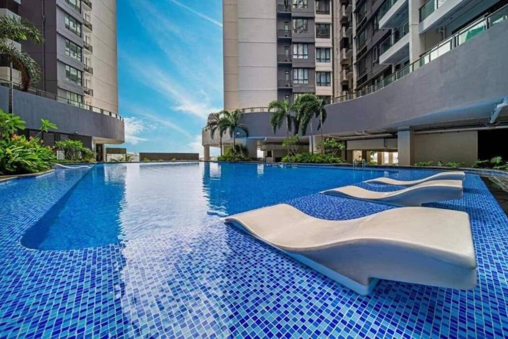 R&f Princess Cove & R&f Mall By Qq Johor Bahru